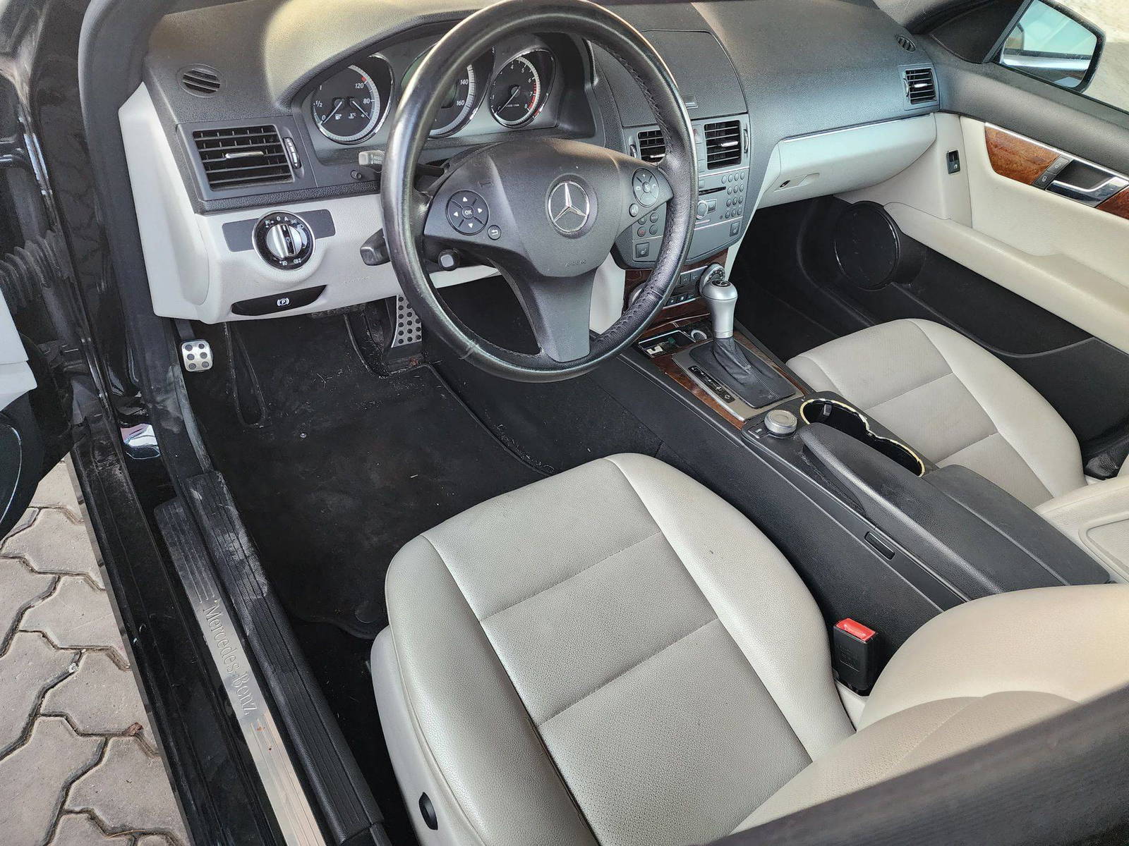 2010 MERCEDES BENZ C300 — 164626 Miles — Lot 37820173 - Marhaba Auctions Used Cars - Image 10
