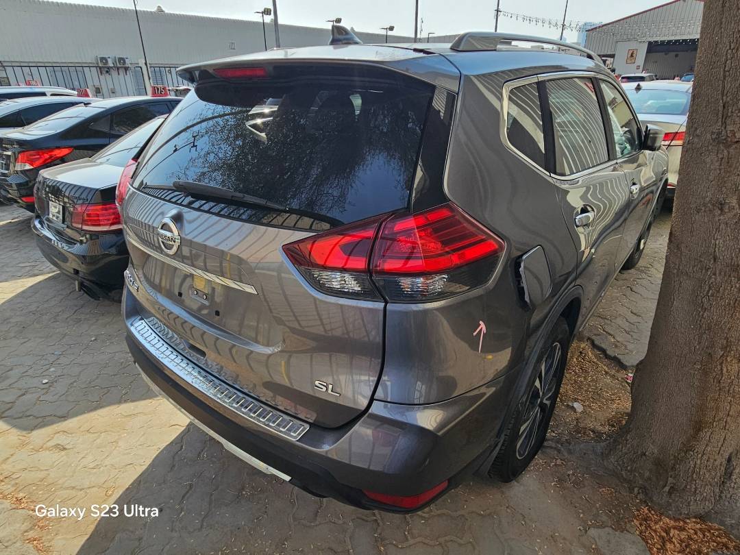 2017 NISSAN ROGUE — 87121 Miles — Lot HW153937 — Main - Marhaba Auctions Used Cars - Image 3