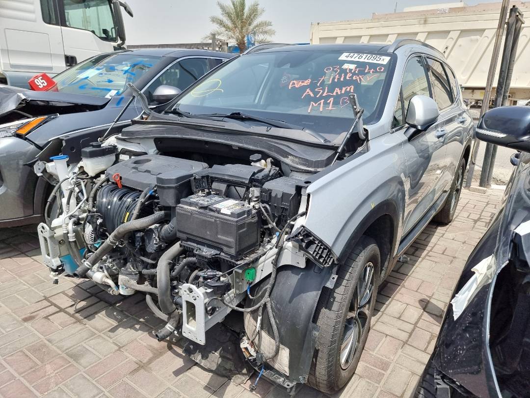 2019 HYUNDAI SANTA FE — 110145 Miles — Lot 124587 — Main - Marhaba Auctions Used Cars - Image 4