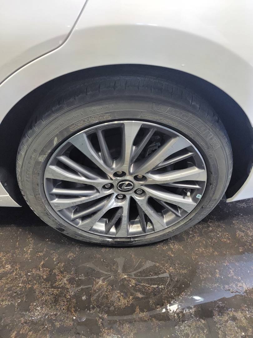 2021 LEXUS ES 300H — 27784 Miles — Lot MU007799 — Souq - Marhaba Auctions Used Cars - Image 9