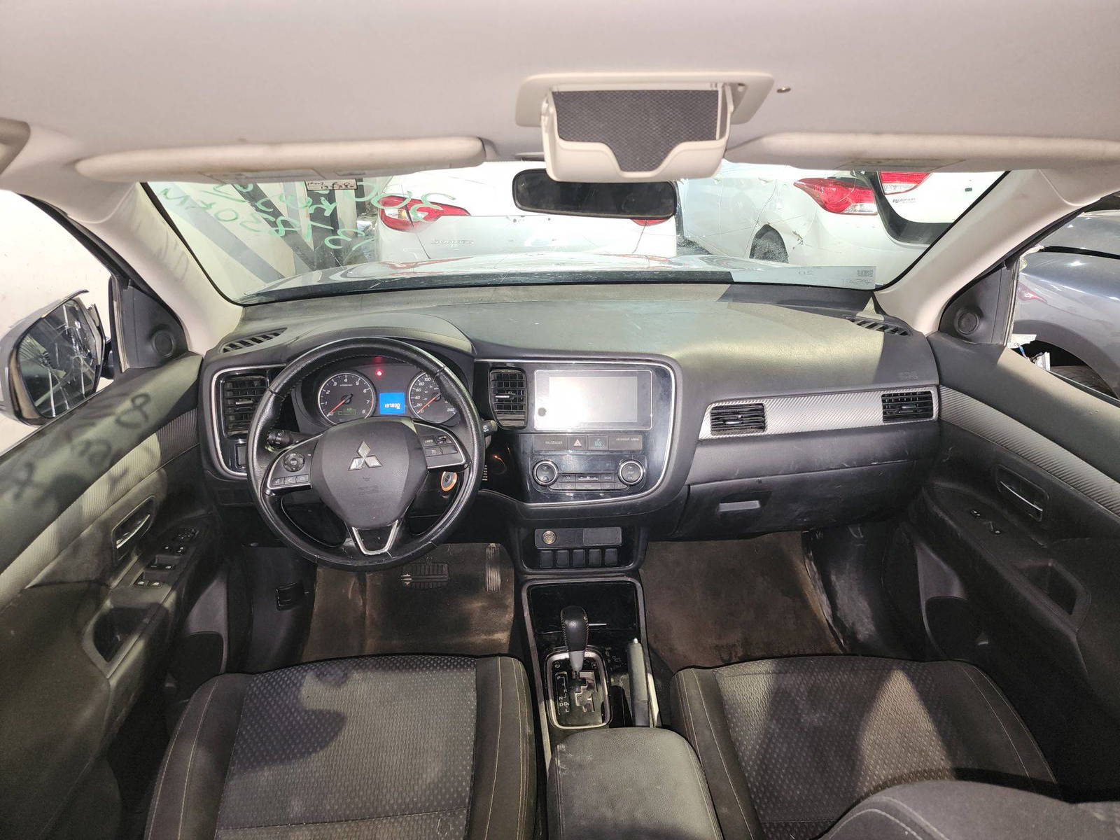 MITSUBISHI OUTLANDER 2018 - Marhaba Auction Used Cars - Image 8