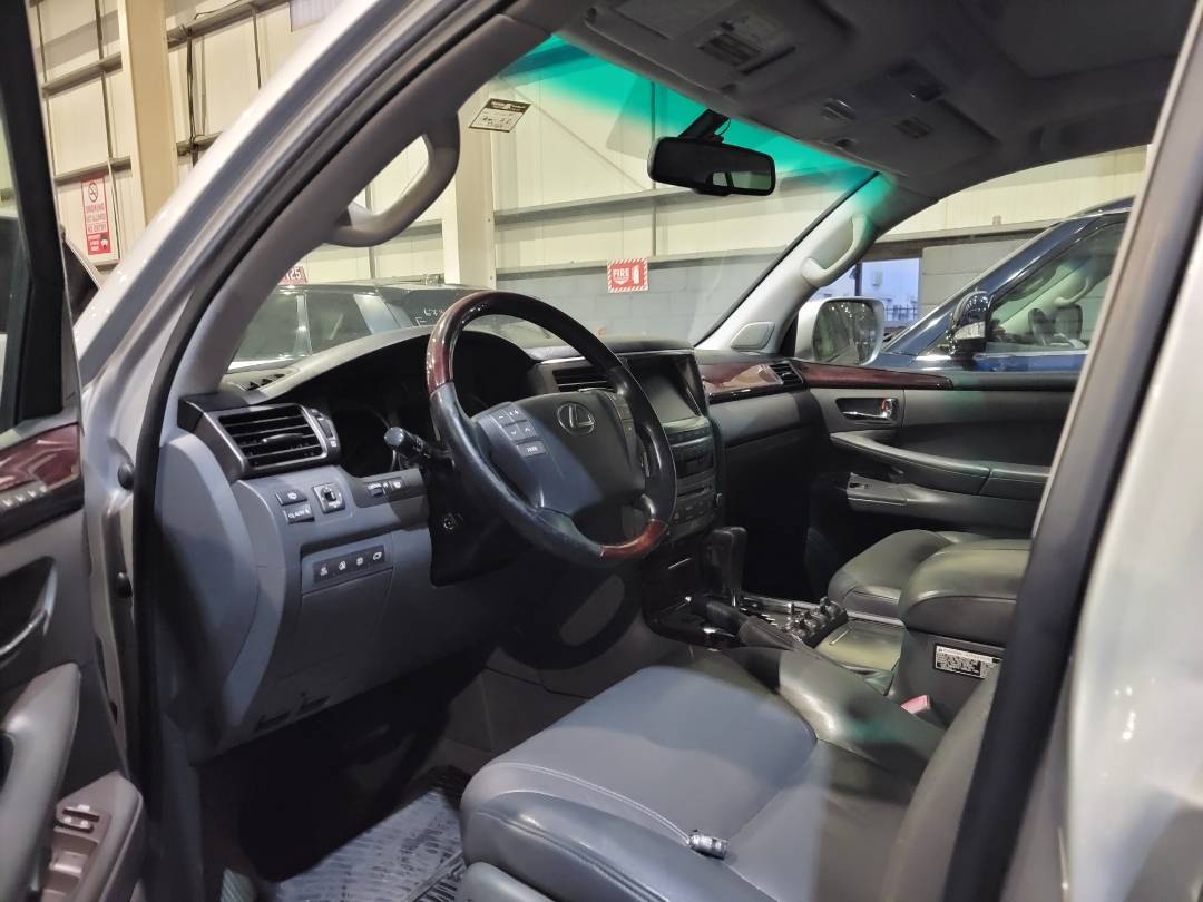 2008 LEXUS LX 570 — 371164 KM — Lot 001561 — Main - Marhaba Auctions Used Cars - Image 6