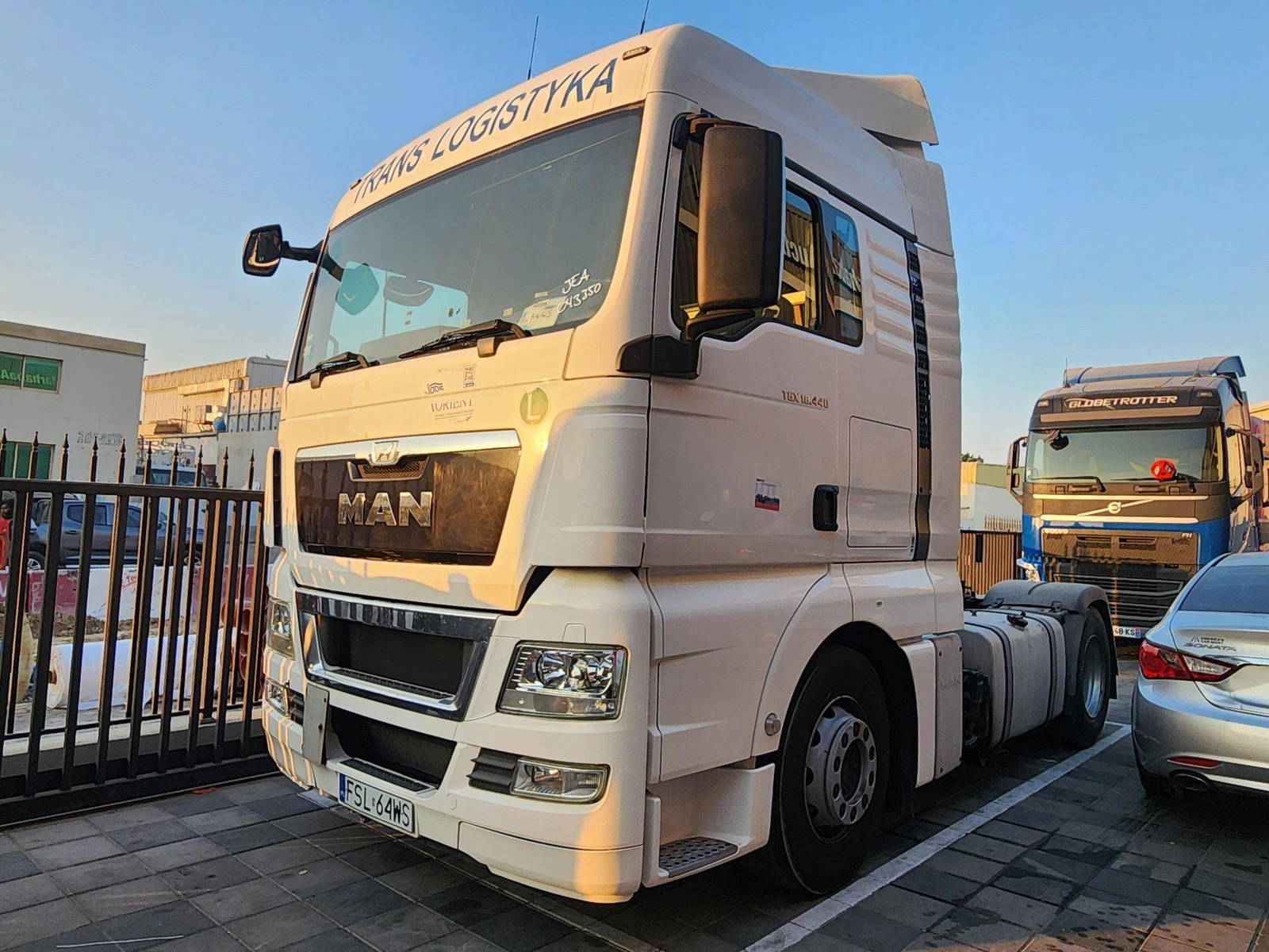 2013 MAN TGX 18.440 — 191228.0 KM — Lot 43350 — Main - Marhaba Auctions Used Cars - Image 3