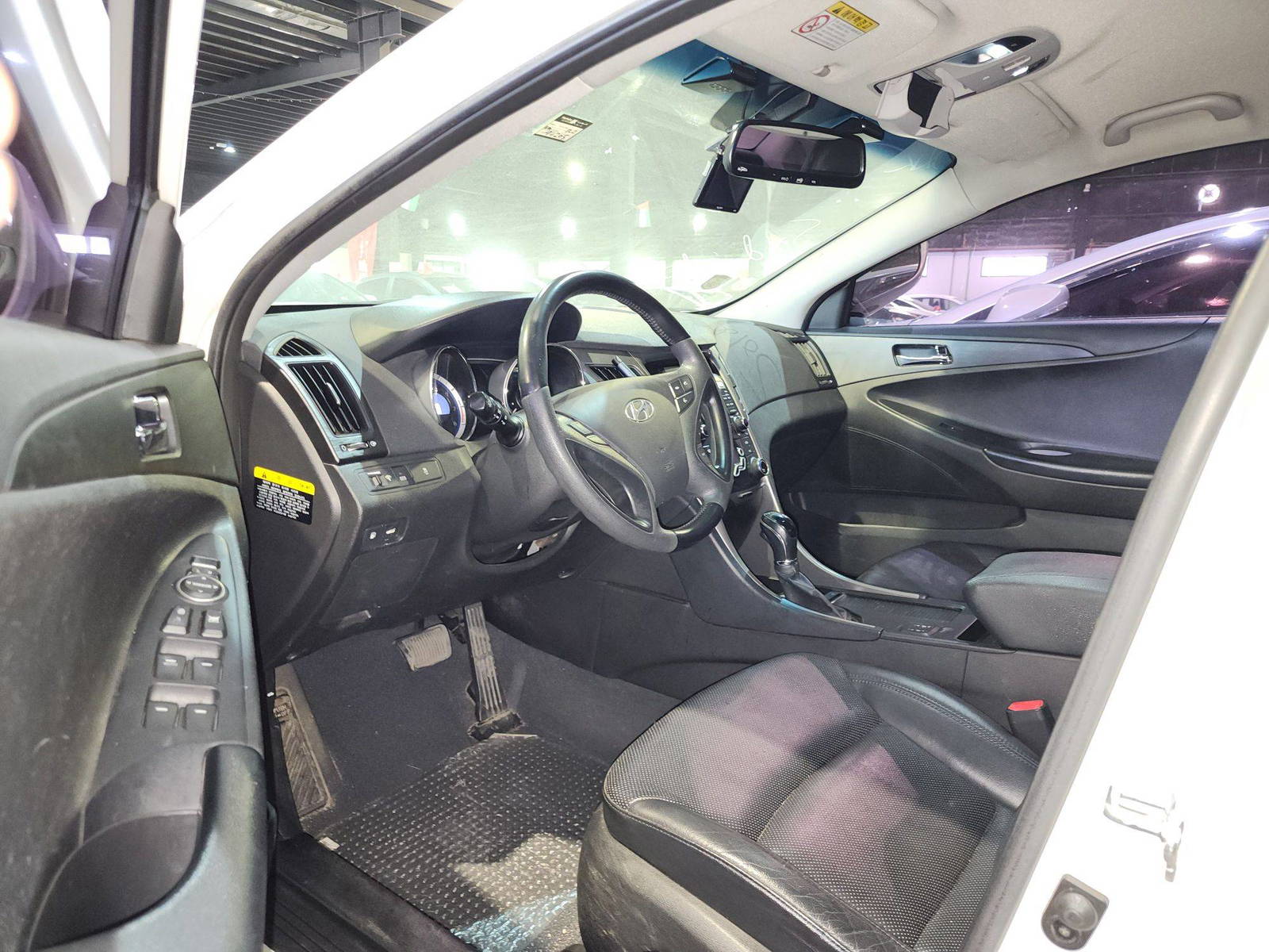 2012 HYUNDAI SONATA — 94205 KM — Lot 359076 — Main - Marhaba Auctions Used Cars - Image 5