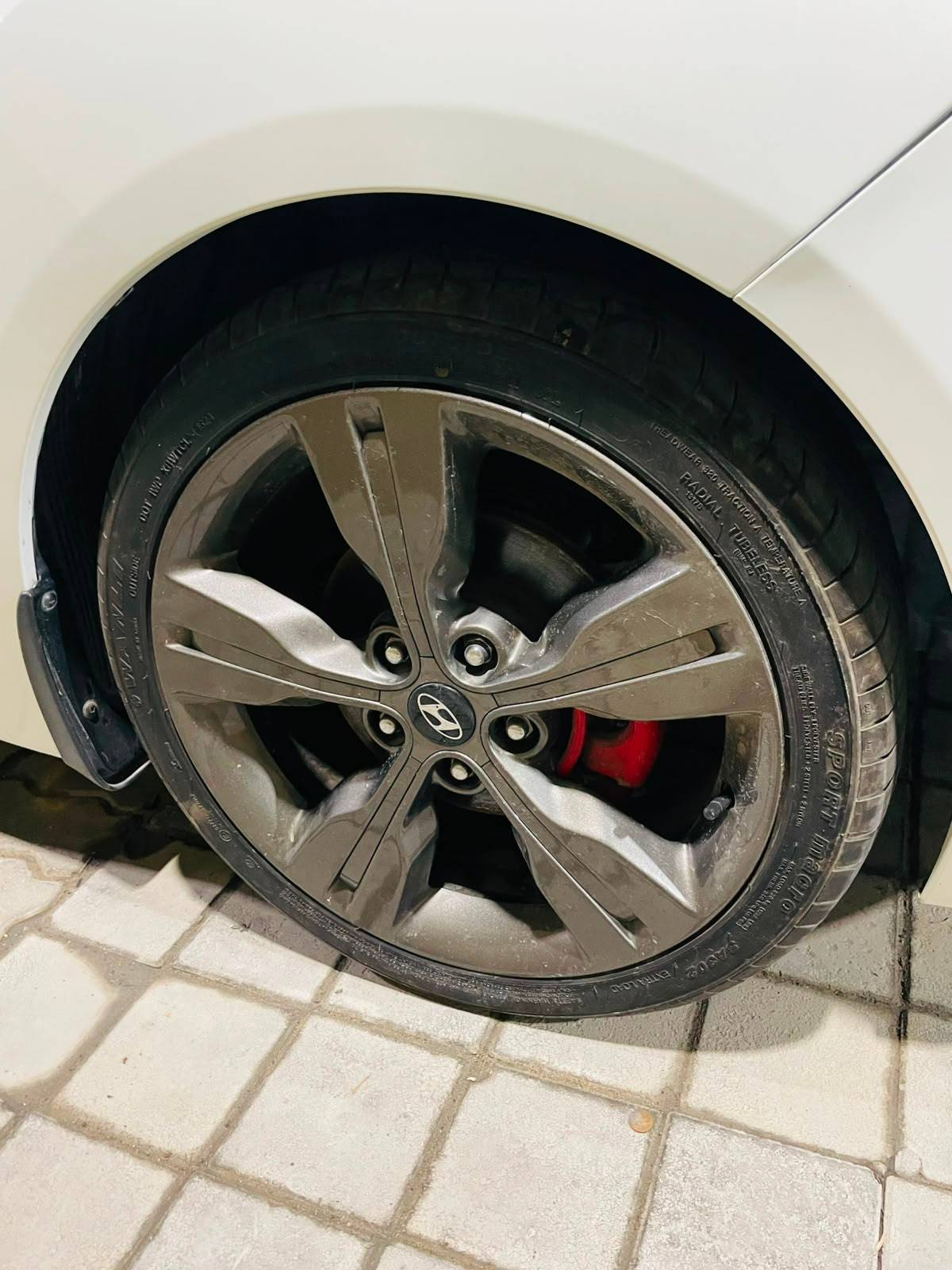 2013 HYUNDAI VELOSTER — 334271 KM — Lot U246532 — Al Sajaa - Marhaba Auctions Used Cars - Image 6