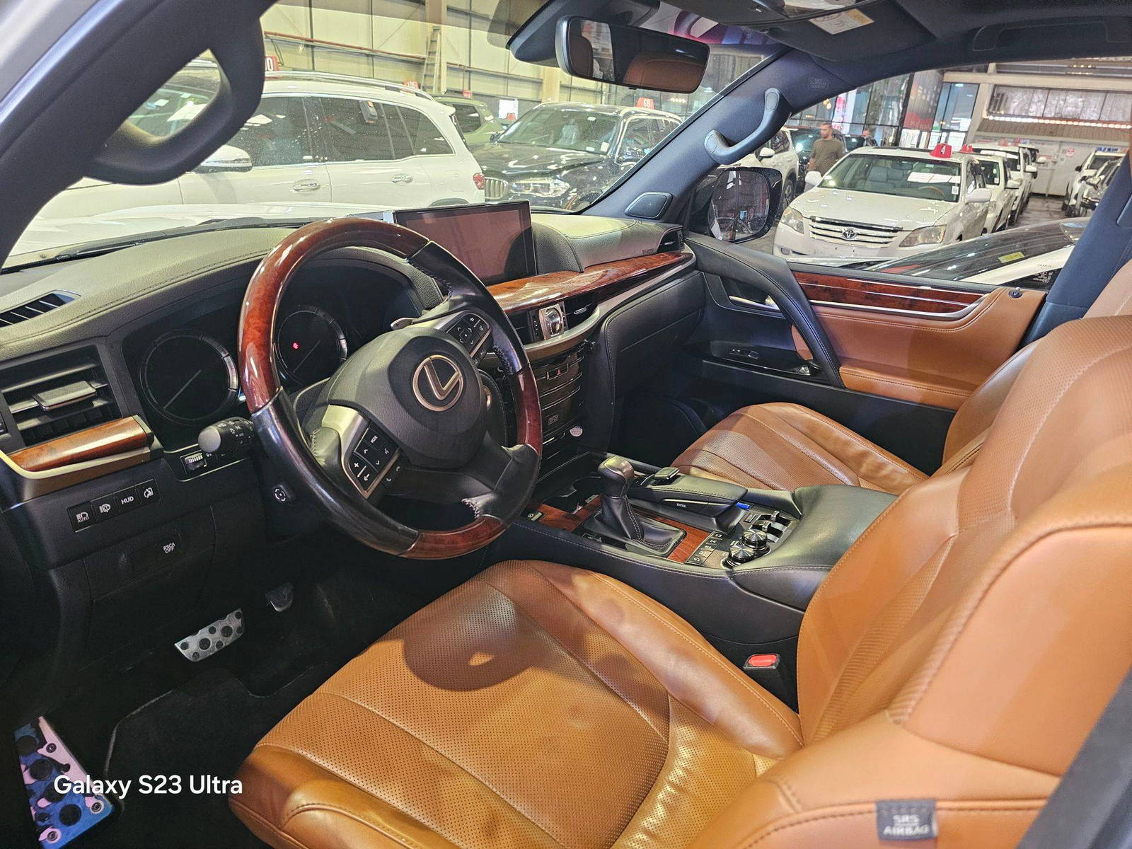 2021 LEXUS LX 570 — 95660 KM — Lot M4334709 — Main - Marhaba Auctions Used Cars - Image 8