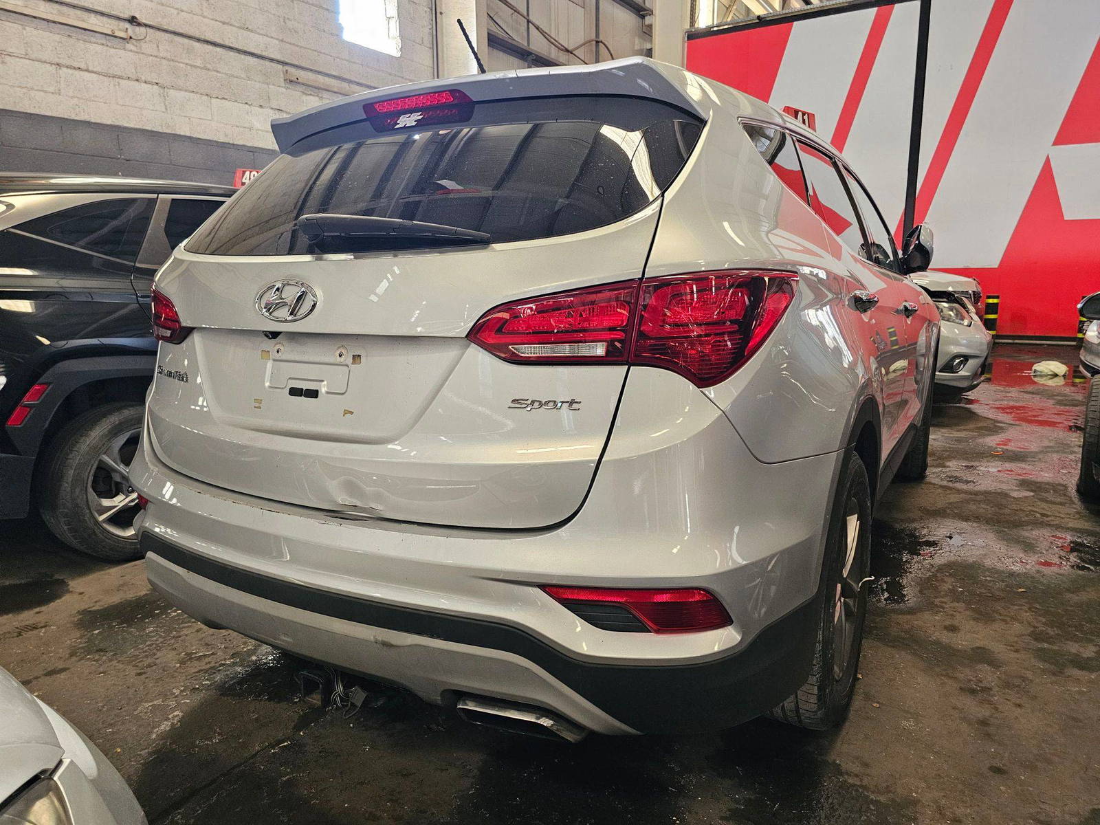 2018 HYUNDAI SANTA FE SPORT — 100062 Miles — Lot 71486945 — Souq - Marhaba Auctions Used Cars - Image 4