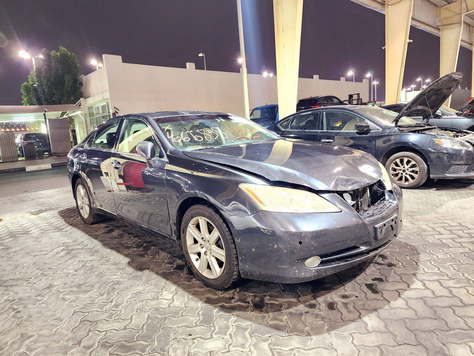 2009 LEXUS ES 350 — 209571 Miles — Lot 40670838 — Souq - Marhaba Auctions Used Cars - Image 4
