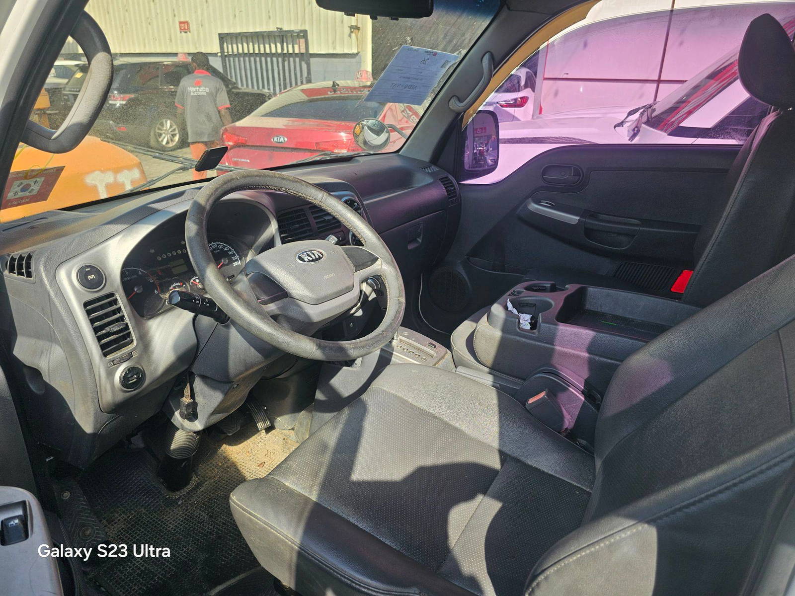 2015 KIA BONGO 3 — 257645 KM — Lot K969176 — Main - Marhaba Auctions Used Cars - Image 8