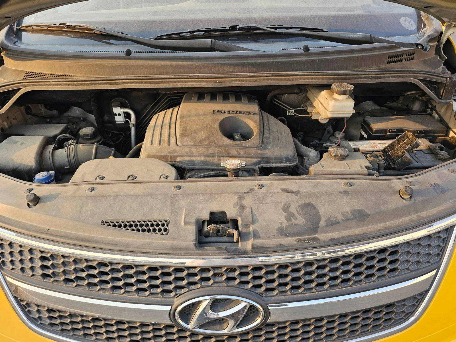2009 HYUNDAI GRAND STAREX — 147074 KM — Lot JP9U152478 — Souq - Marhaba Auctions Used Cars - Image 13