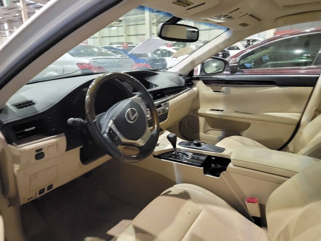 2013 LEXUS ES 350 — 142808 Miles — Lot D2036552 — Main - Marhaba Auctions Used Cars - Image 6