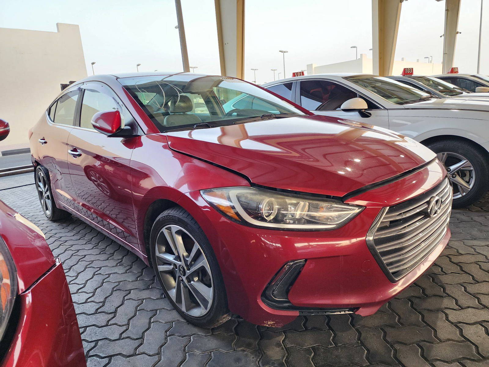 2017 HYUNDAI ELANTRA — 256566 Miles — Lot 52332864 — Souq - Marhaba Auctions Used Cars - Image 4