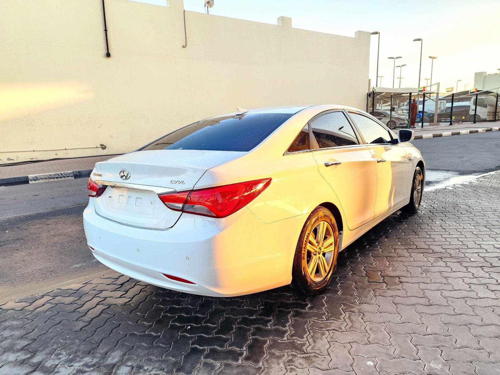 2013 HYUNDAI SONATA — 246033 KM — Lot 524990 — Souq - Marhaba Auctions Used Cars - Image 4