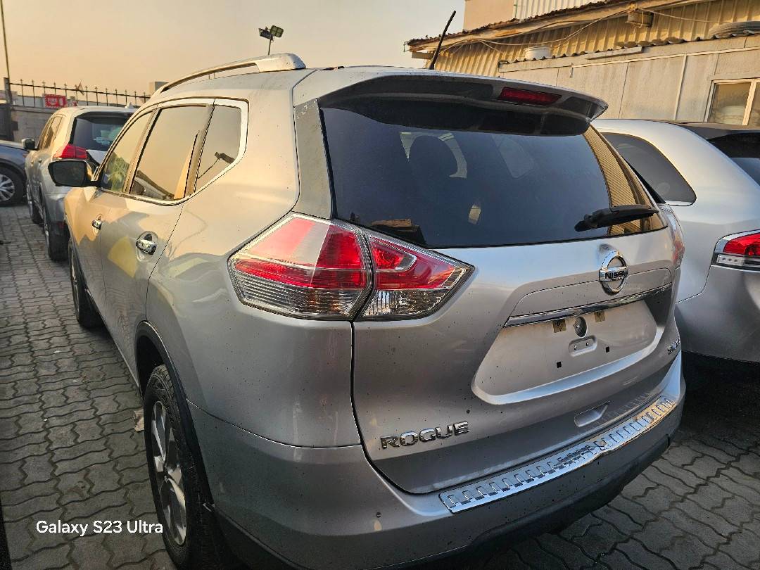 NISSAN ROGUE
