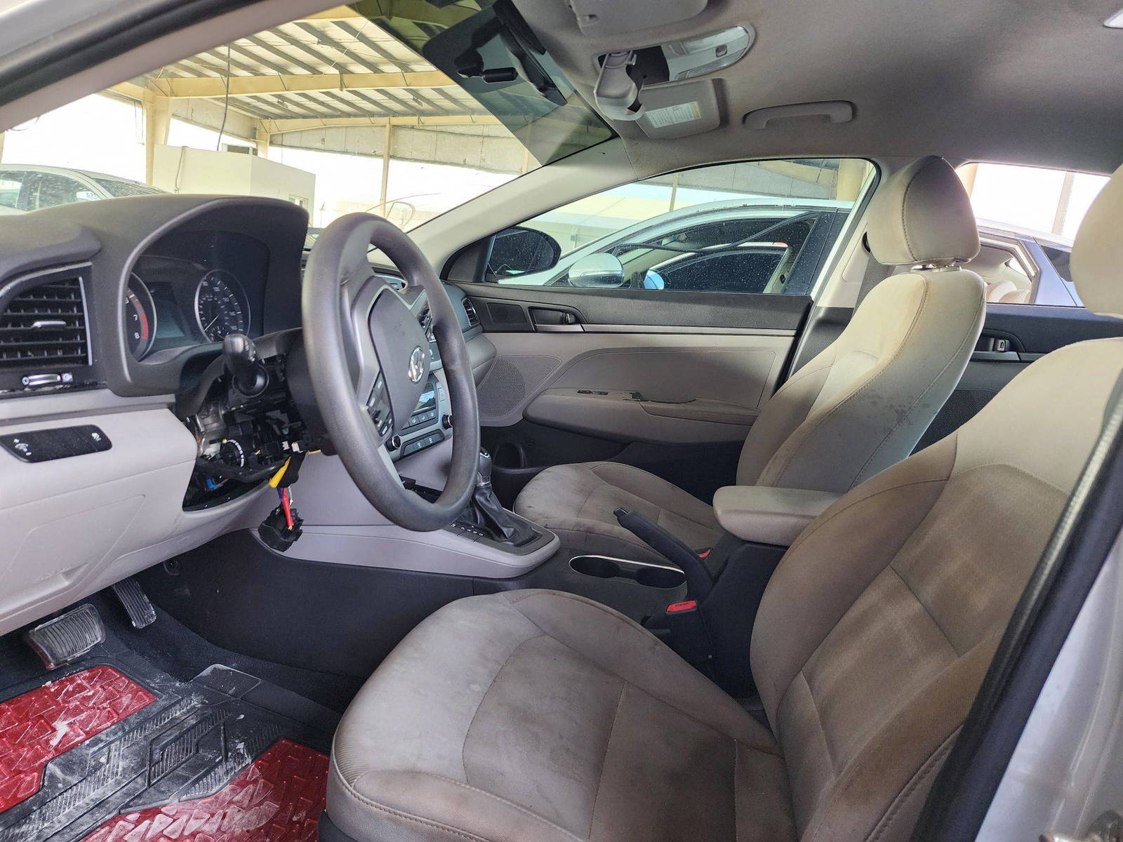 2017 HYUNDAI ELANTRA — 127122 Miles — Lot 56614804 — Souq - Marhaba Auctions Used Cars - Image 8