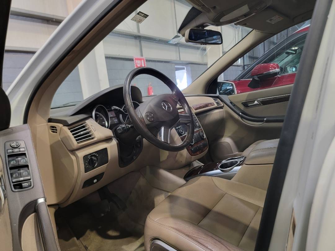 2011 MERCEDES BENZ R 350 — 261288 Miles — Lot A131550 — Main - Marhaba Auctions Used Cars - Image 6