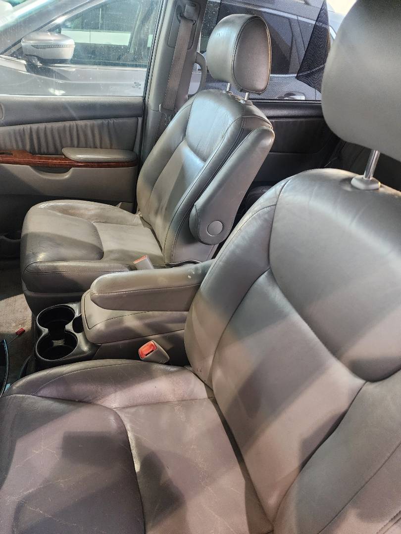 2005 TOYOTA SIENNA — 212576 Miles — Lot 38528297 - Marhaba Auctions Used Cars - Image 5