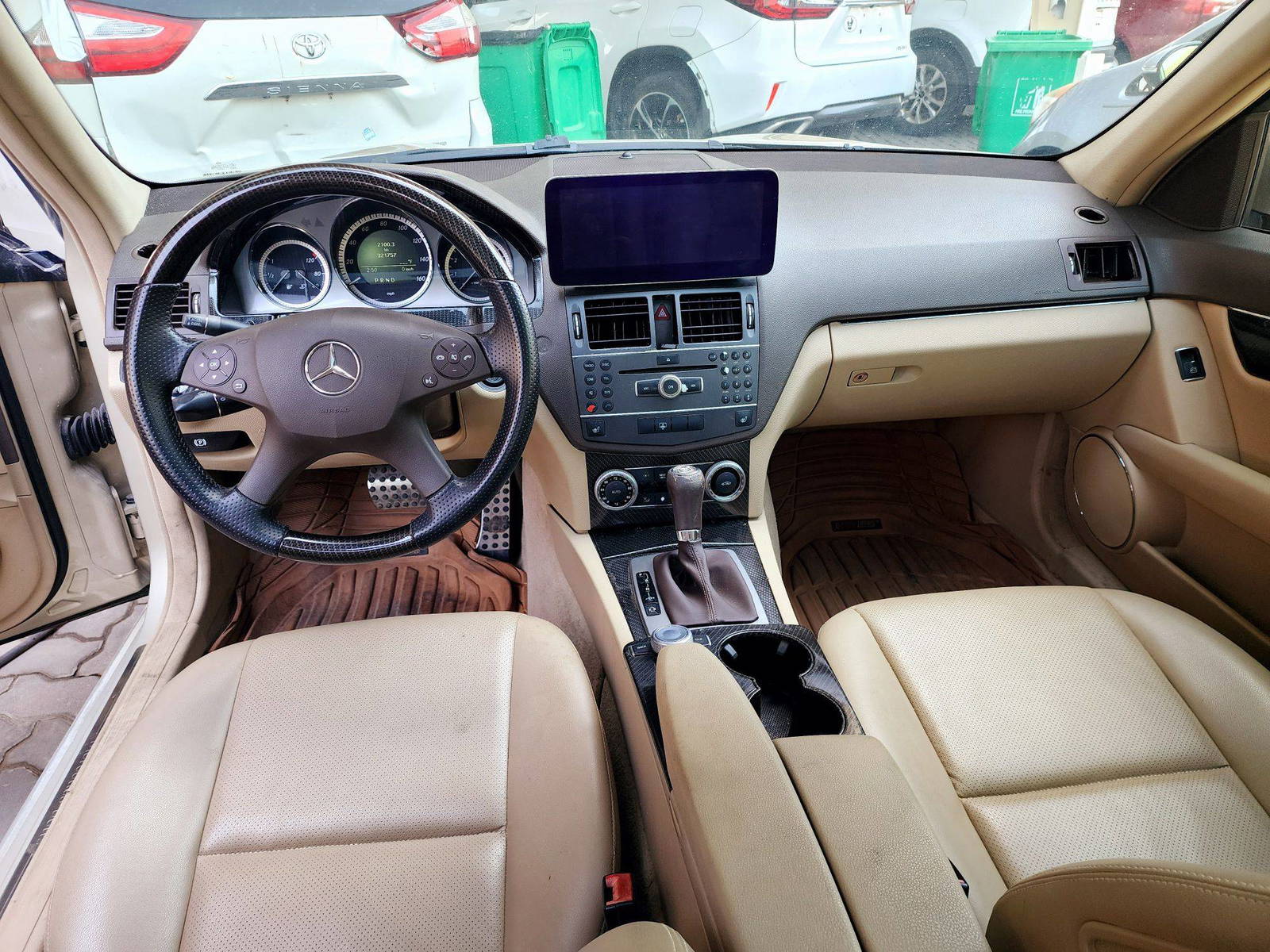 2011 MERCEDES BENZ C300 — 321757 KM — Lot 7BR140755 — Souq - Marhaba Auctions Used Cars - Image 7