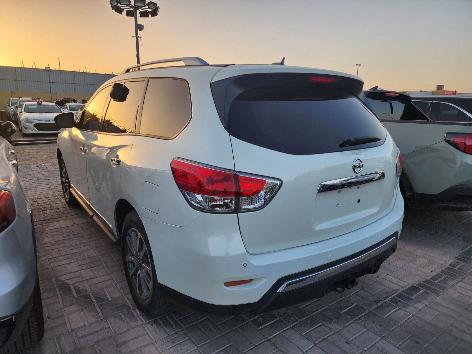 NISSAN PATHFINDER 2013 - Marhaba Auction Used Cars - Image 4