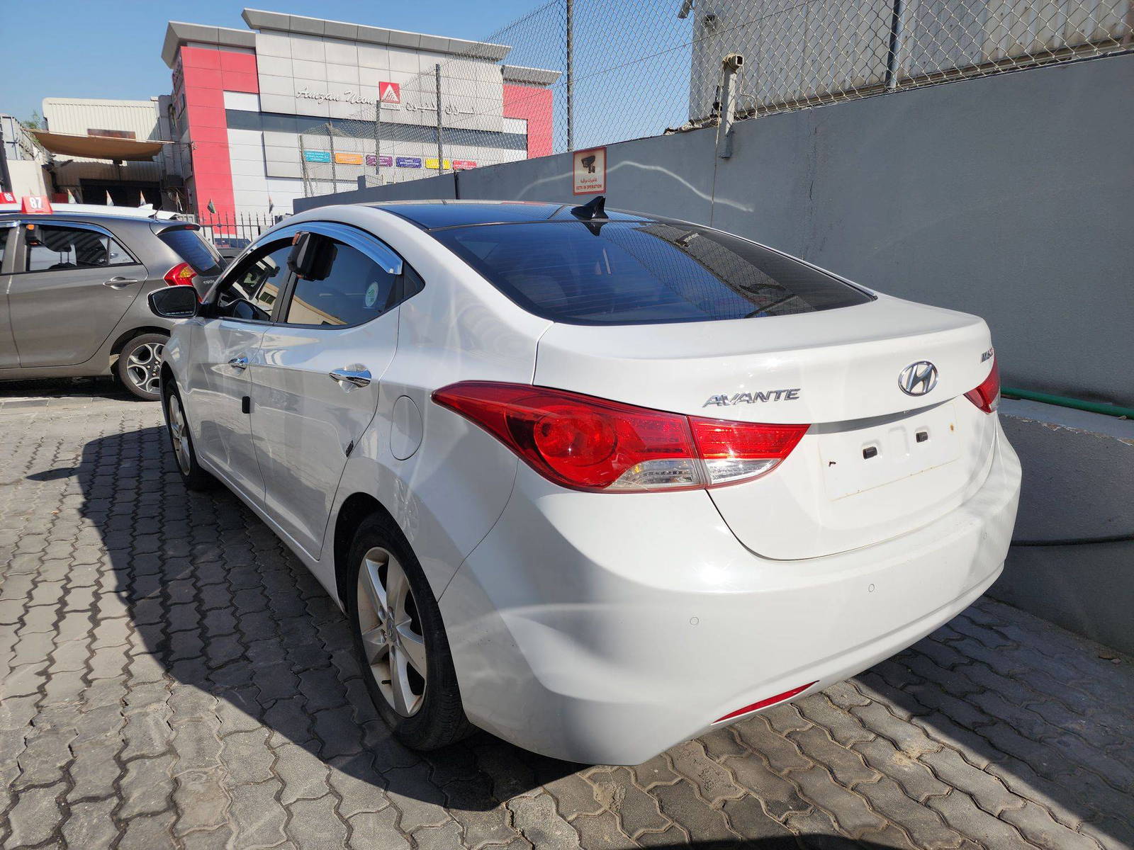 2011 HYUNDAI AVANTE — 203759 KM — Lot 037323 — Main - Marhaba Auctions Used Cars - Image 5