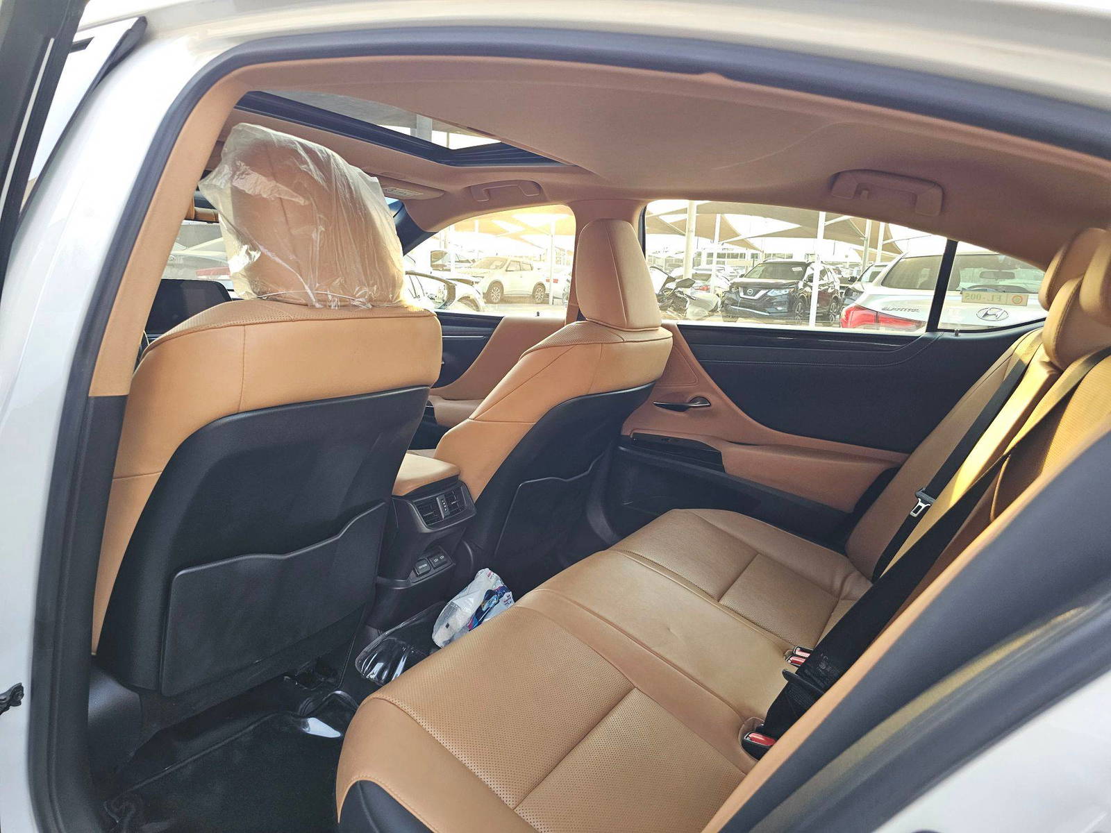 LEXUS ES 300H 2023 - Marhaba Auction Used Cars - Image 6