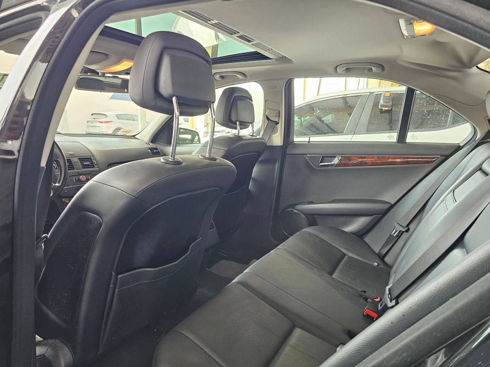 2011 MERCEDES BENZ C300 — 121204 Miles — Lot BB6BR154324 — Souq - Marhaba Auctions Used Cars - Image 6