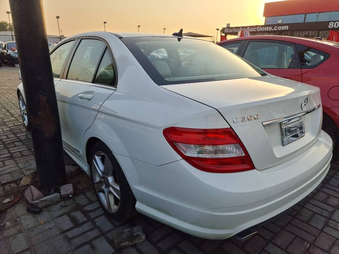 2011 MERCEDES BENZ C300 — 210410 Miles — Lot 474565 — Al Quoz - Marhaba Auctions Used Cars - Image 5