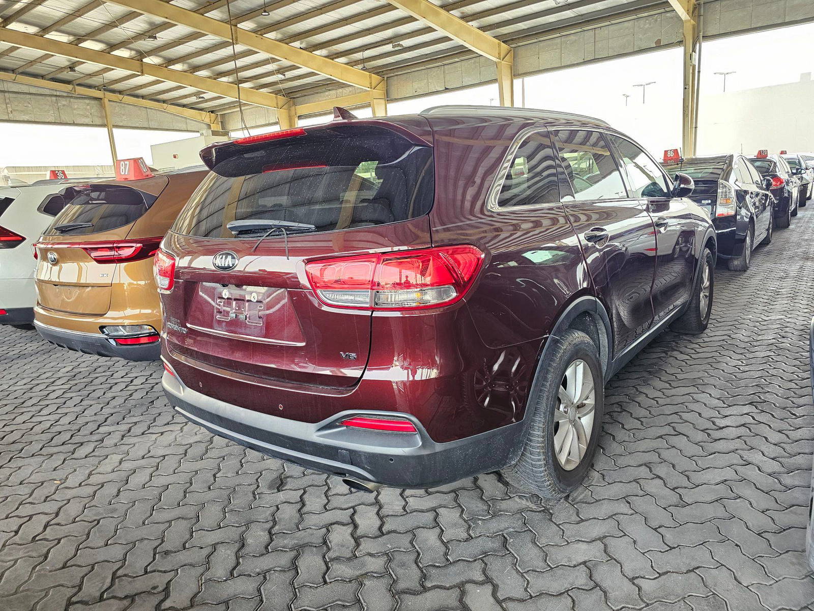 2017 KIA SORENTO — 202100 Miles — Lot 809822 — Souq - Marhaba Auctions Used Cars - Image 3