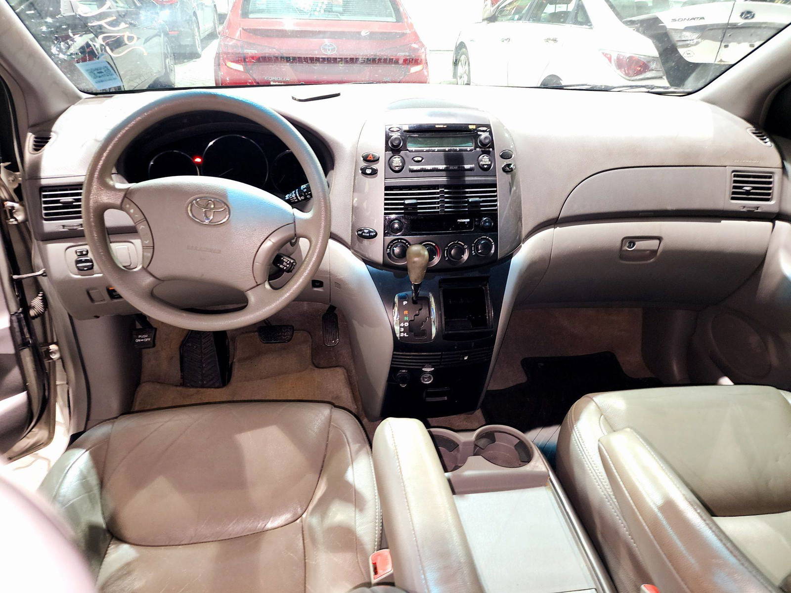 2010 TOYOTA SIENNA — 205365 Miles — Lot 82159804 — Souq - Marhaba Auctions Used Cars - Image 7