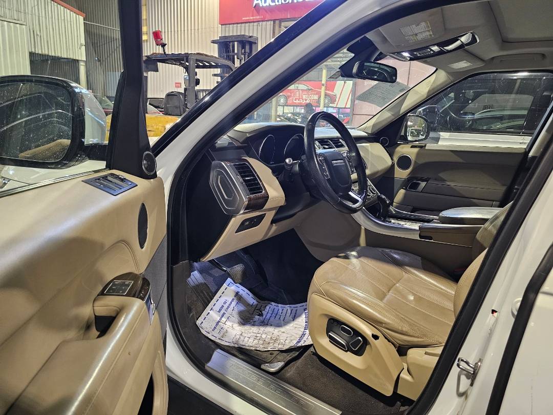 2015 LAND ROVER RANGE ROVER — 179373 KM — Lot A511916 — Main - Marhaba Auctions Used Cars - Image 9