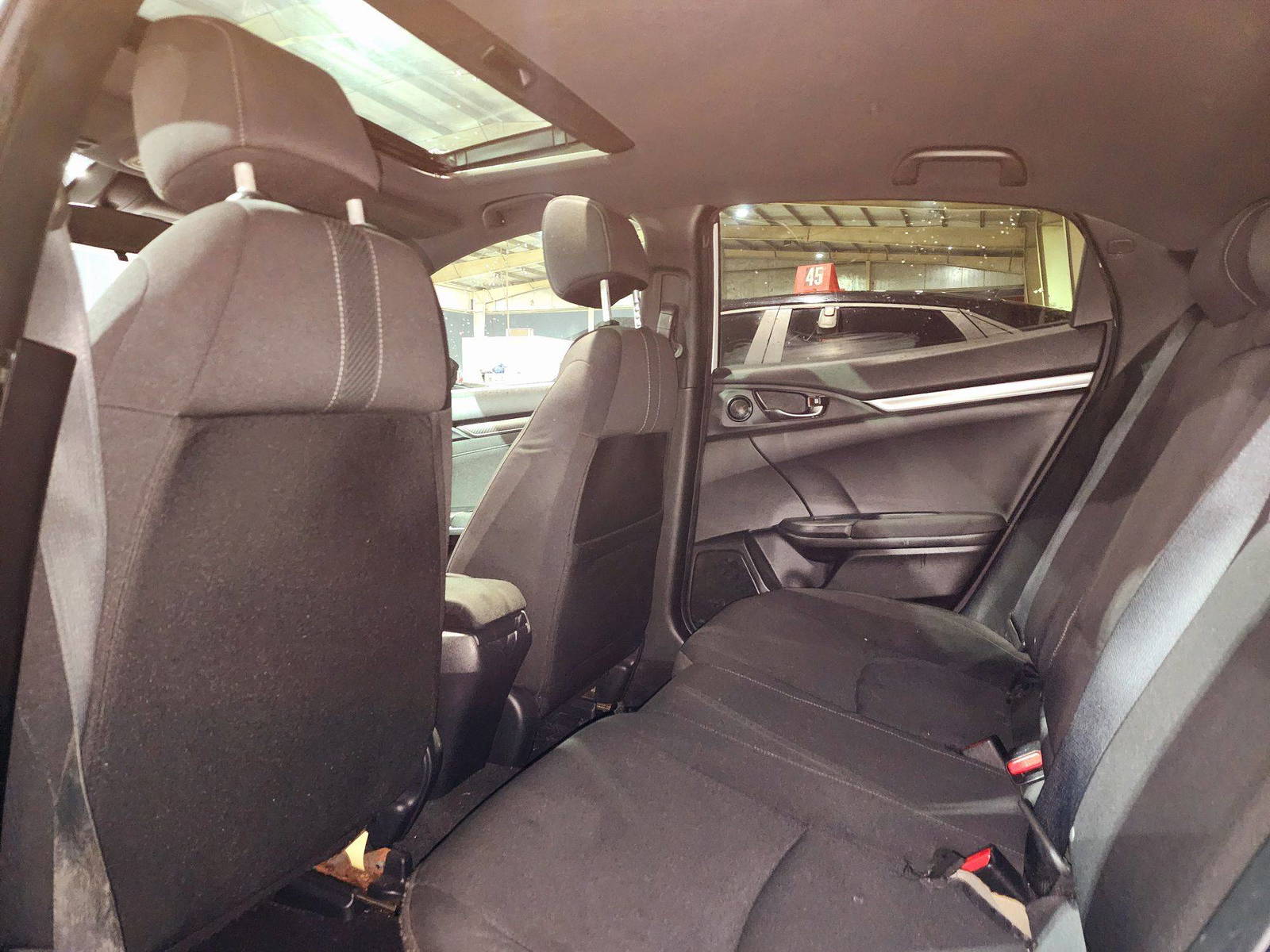 2017 HONDA CIVIC — 152877 KM — Lot 81030944 — Souq - Marhaba Auctions Used Cars - Image 6