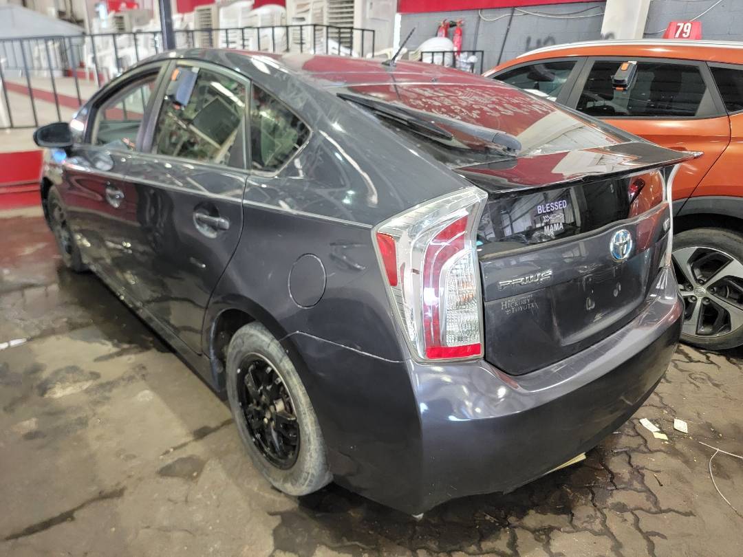 2015 TOYOTA PRIUS — 323718 Miles — Lot F1904613 — Main - Marhaba Auctions Used Cars - Image 5
