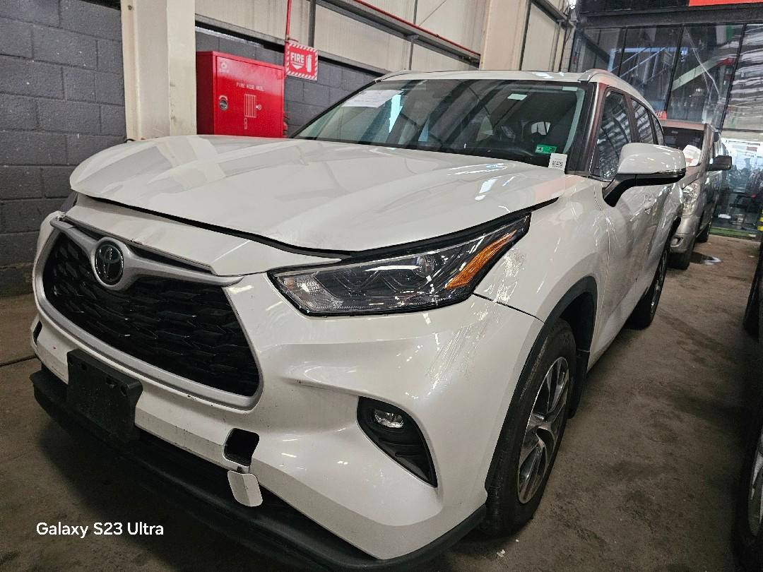 TOYOTA HIGHLANDER