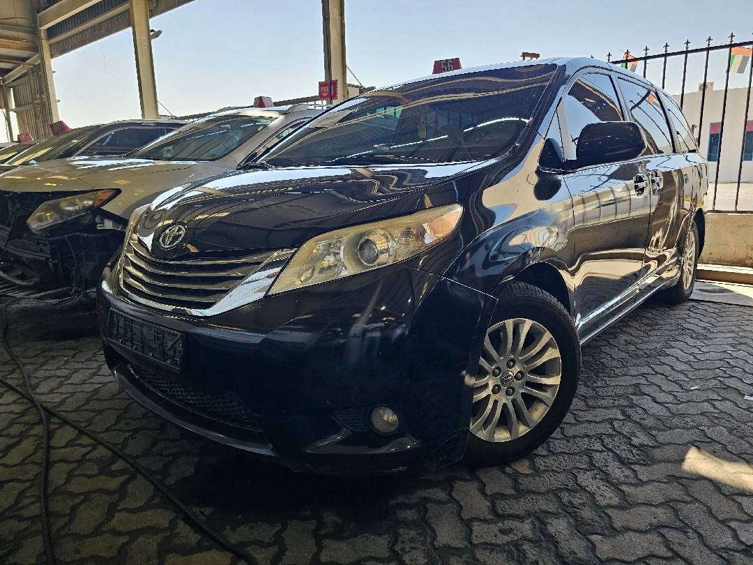 TOYOTA SIENNA