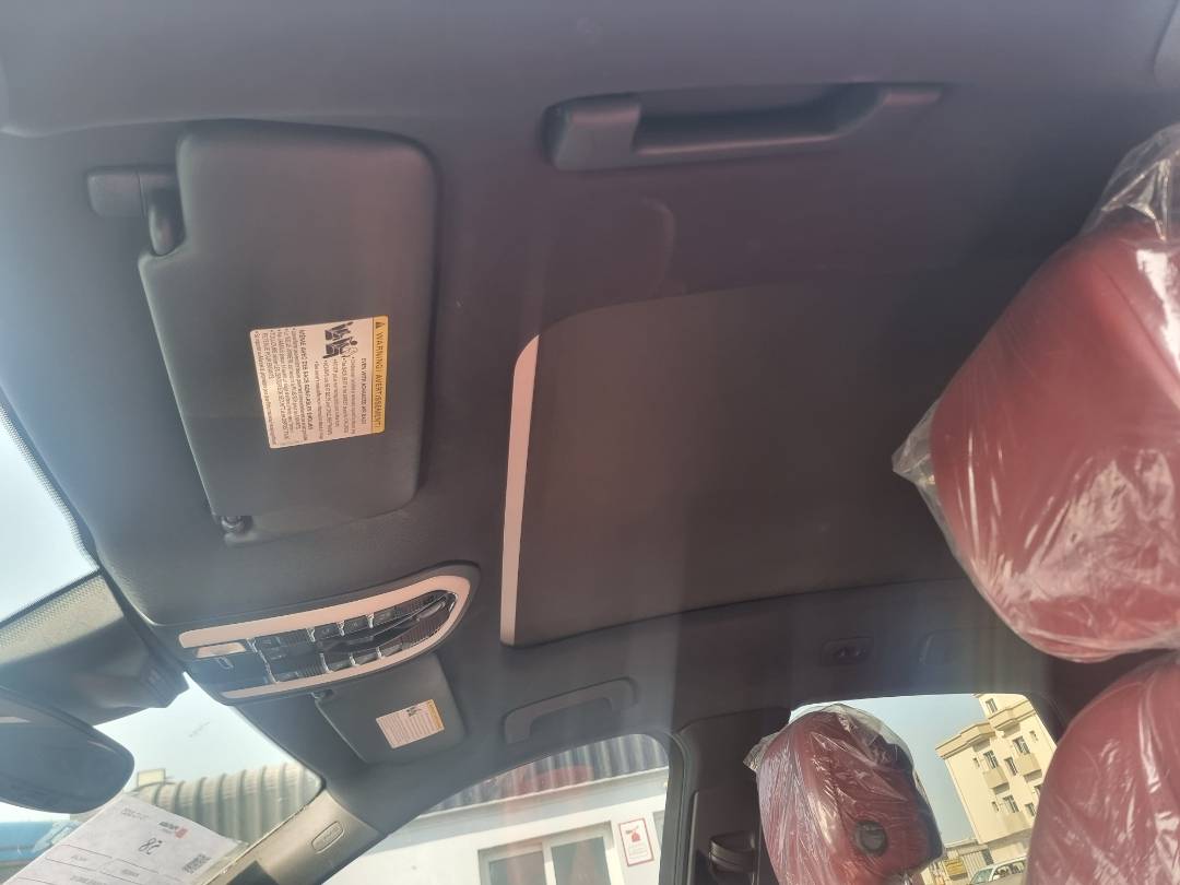 PORSCHE MACAN 2017 - Marhaba Auction Used Cars - Image 12