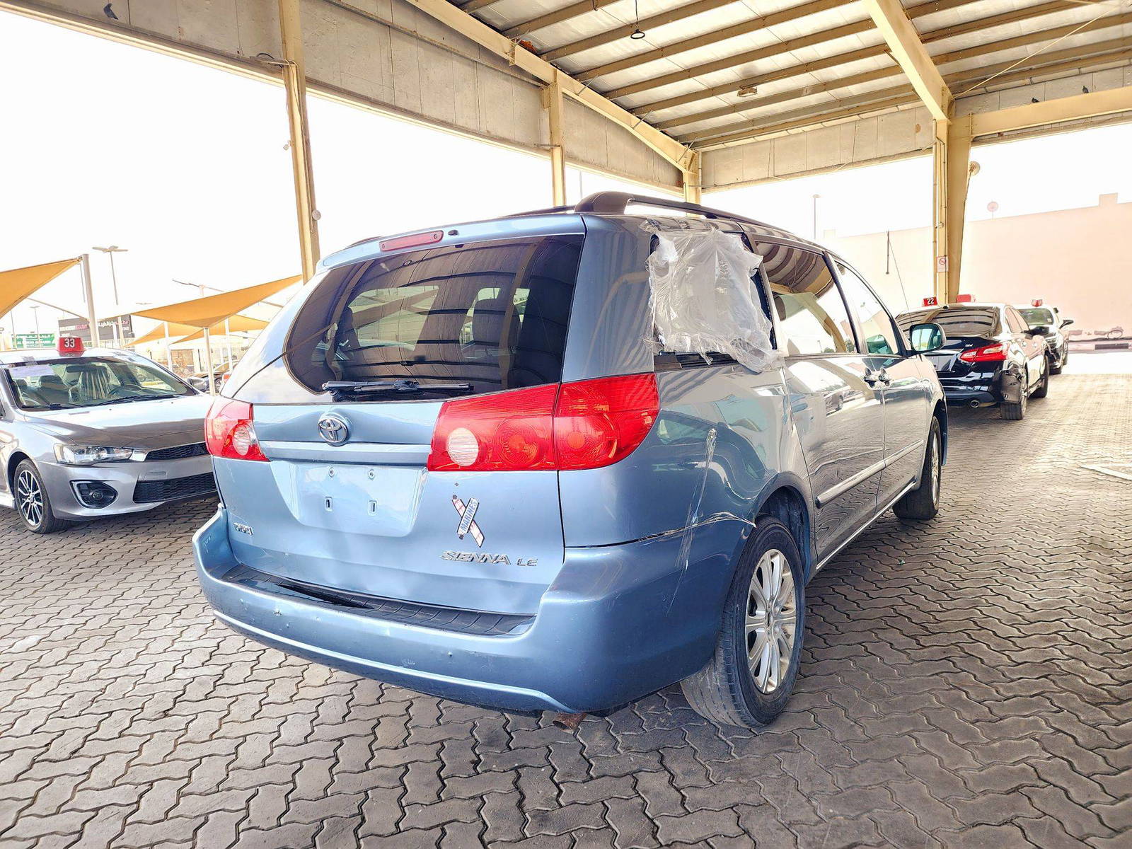 2010 TOYOTA SIENNA — 228254 Miles — Lot C3AS328088 — Souq - Marhaba Auctions Used Cars - Image 3