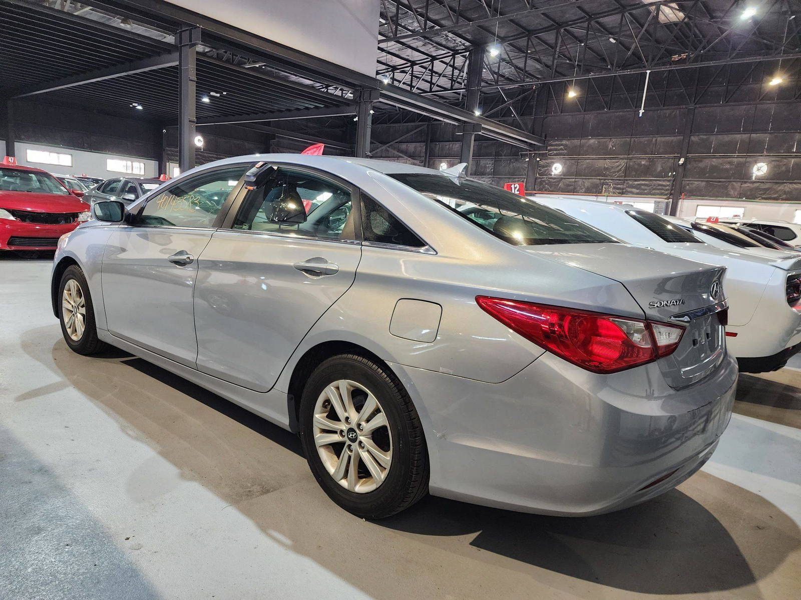 2011 HYUNDAI SONATA — 215800 Miles — Lot 241041 — Al Quoz - Marhaba Auctions Used Cars - Image 6