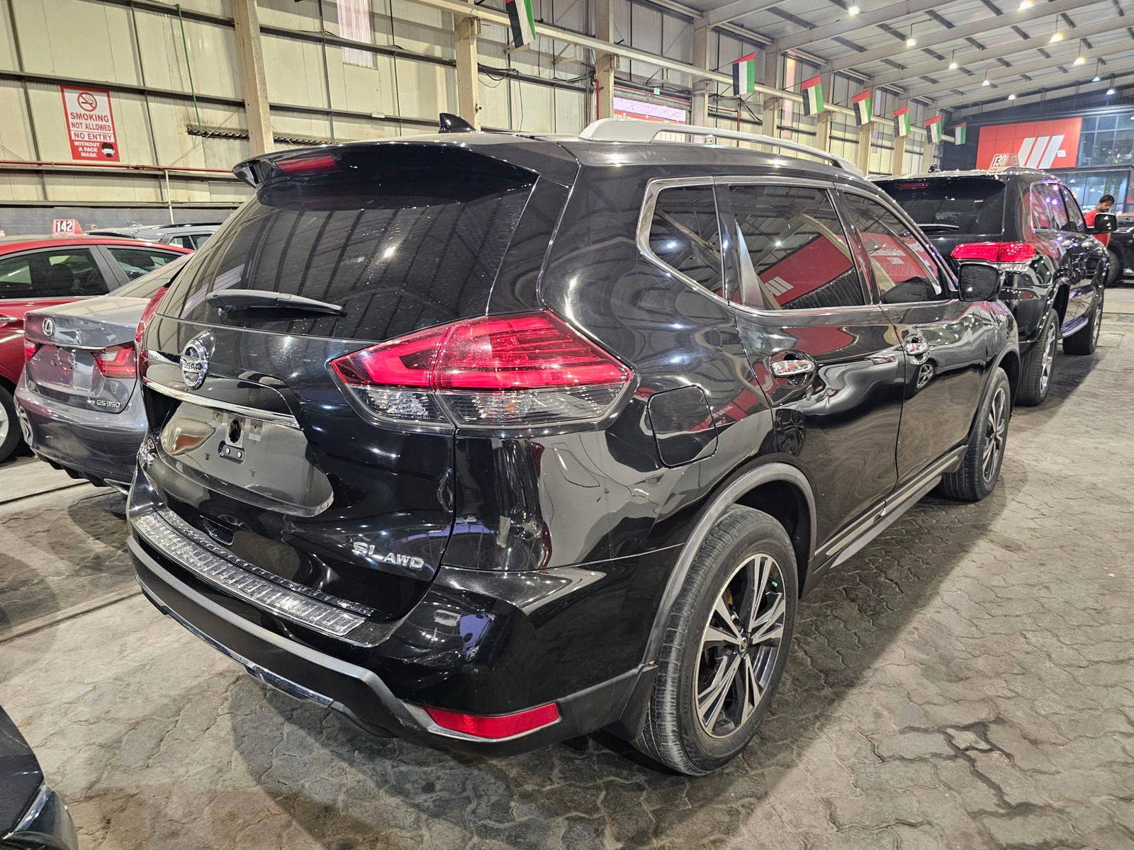 2017 NISSAN ROGUE — 167940 Miles — Lot W285619 — Main - Marhaba Auctions Used Cars - Image 5