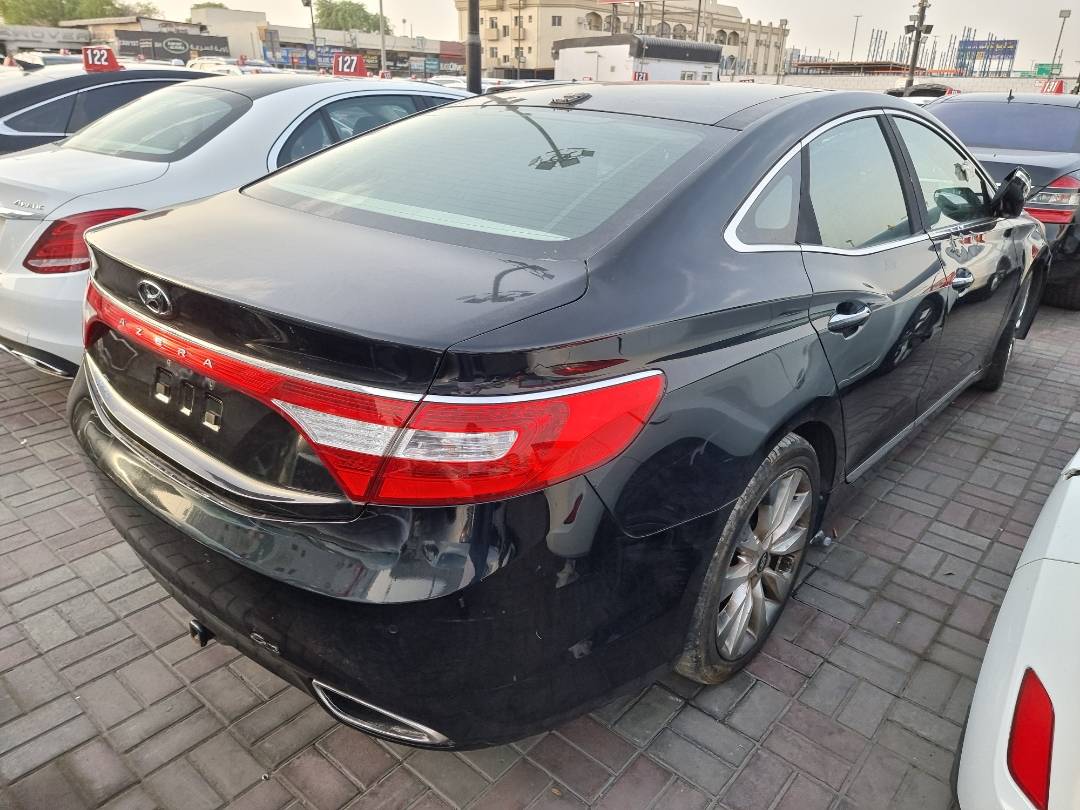 2012 HYUNDAI AZERA — 146122 Miles — Lot 1225732 — Souq - Marhaba Auctions Used Cars - Image 4
