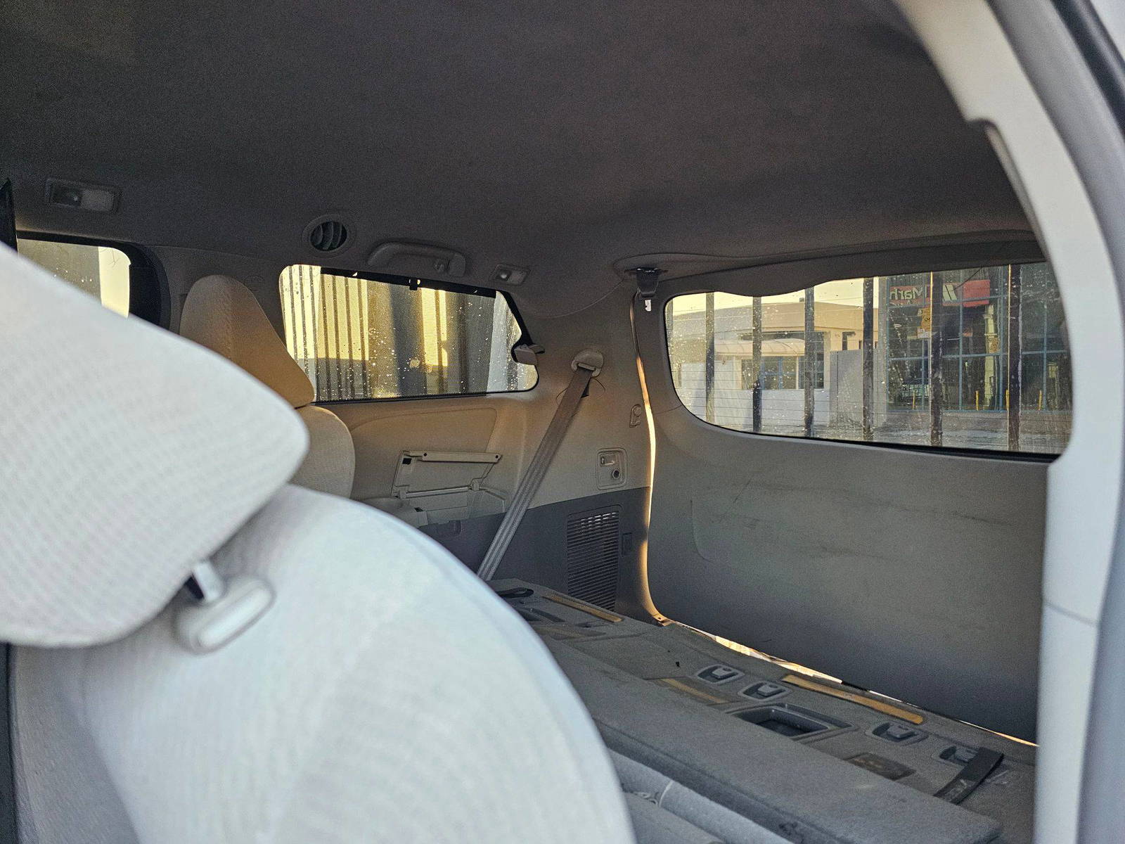 TOYOTA SIENNA 2011 - Marhaba Auction Used Cars - Image 7