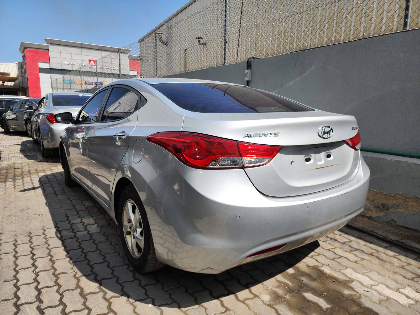 2011 HYUNDAI AVANTE — 191160 KM — Lot 132430 — Al Quoz - Marhaba Auctions Used Cars - Image 5
