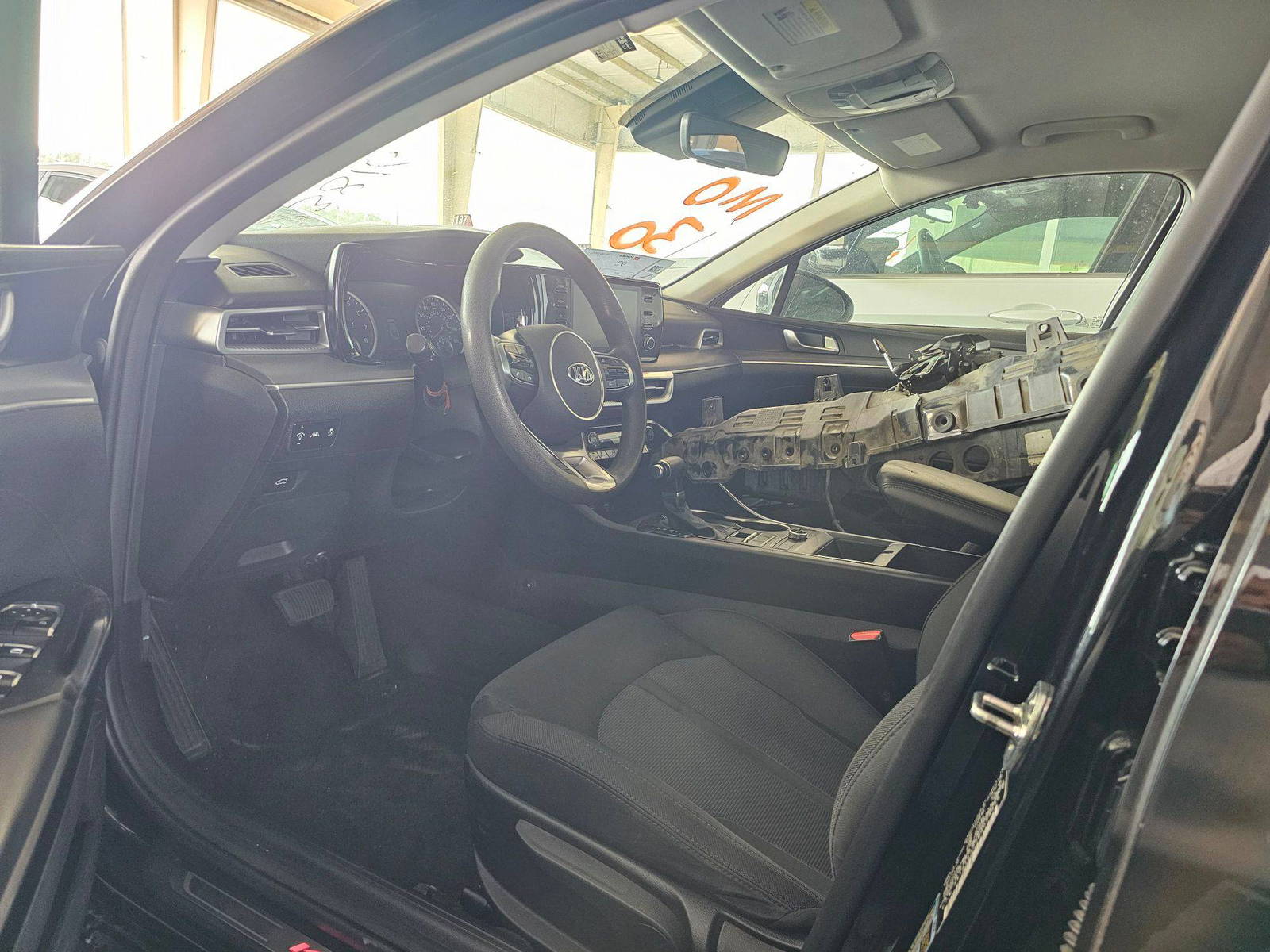 2021 KIA K5 — 122664 Miles — Lot 54159985 — Souq - Marhaba Auctions Used Cars - Image 6