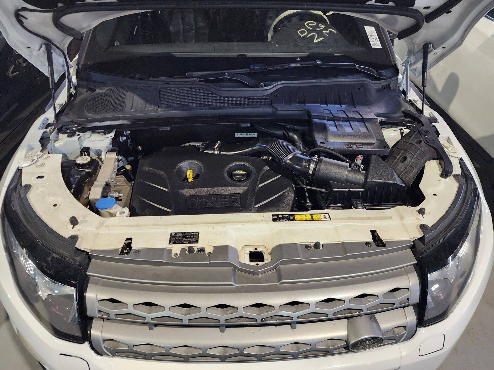 2014 LAND ROVER RANGE ROVER EVOQUE — 126691 Miles — Lot 125487 — Al Quoz - Marhaba Auctions Used Cars - Image 12