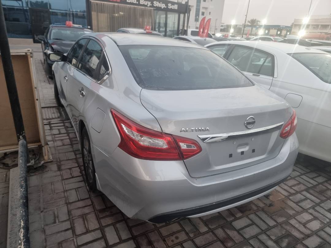 2017 NISSAN ALTIMA — 143812 Miles — Lot 317947 — Ind. 12 - Marhaba Auctions Used Cars - Image 4