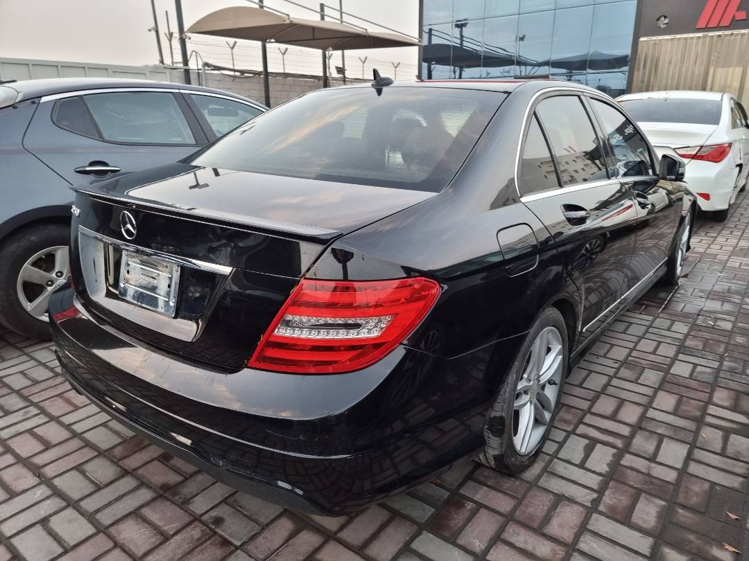 2013 MERCEDES BENZ C-250 — 229742 Miles — Lot 215487 — Ind. 12 - Marhaba Auctions Used Cars - Image 5