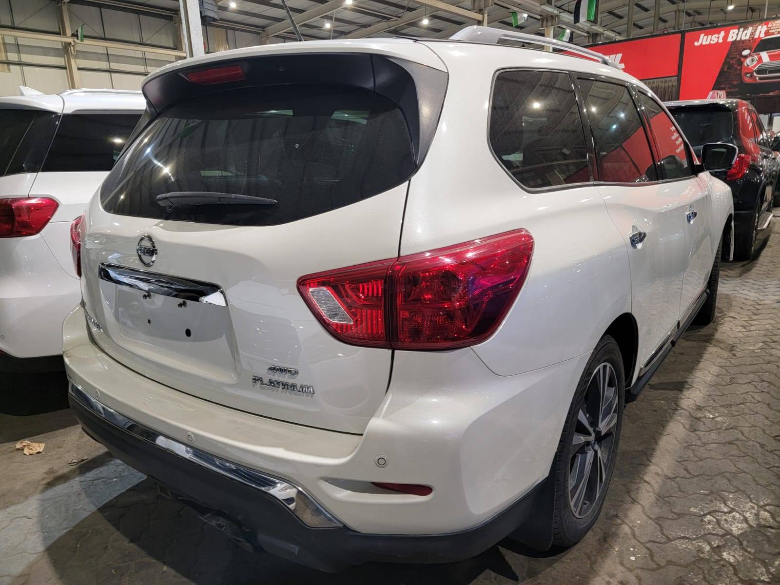 2018 NISSAN PATHFINDER — 198554 KM — Lot 621996 — Main - Marhaba Auctions Used Cars - Image 4
