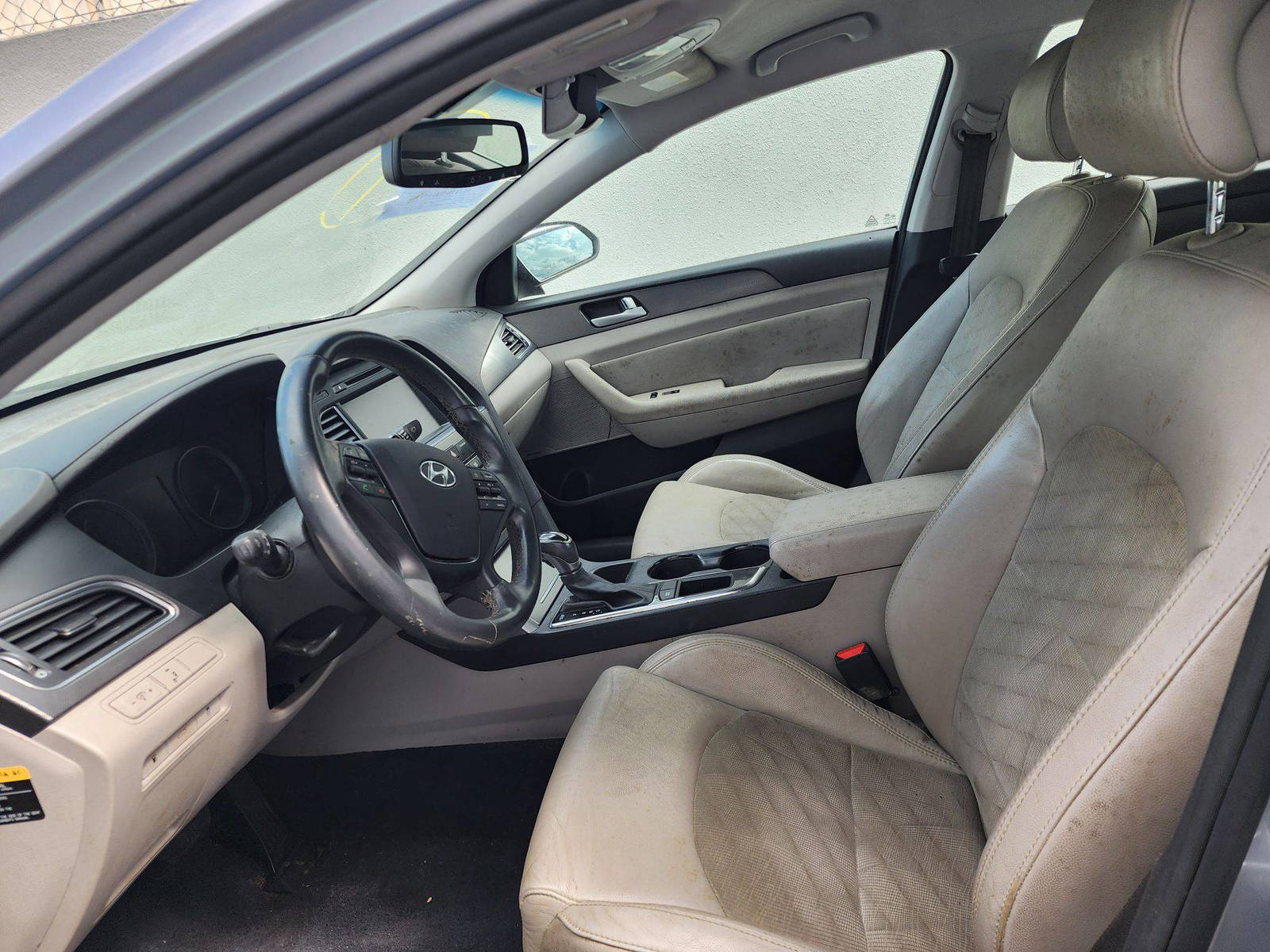 2015 HYUNDAI SONATA — 124834 Miles — Lot 77550644 — Al Quoz - Marhaba Auctions Used Cars - Image 9