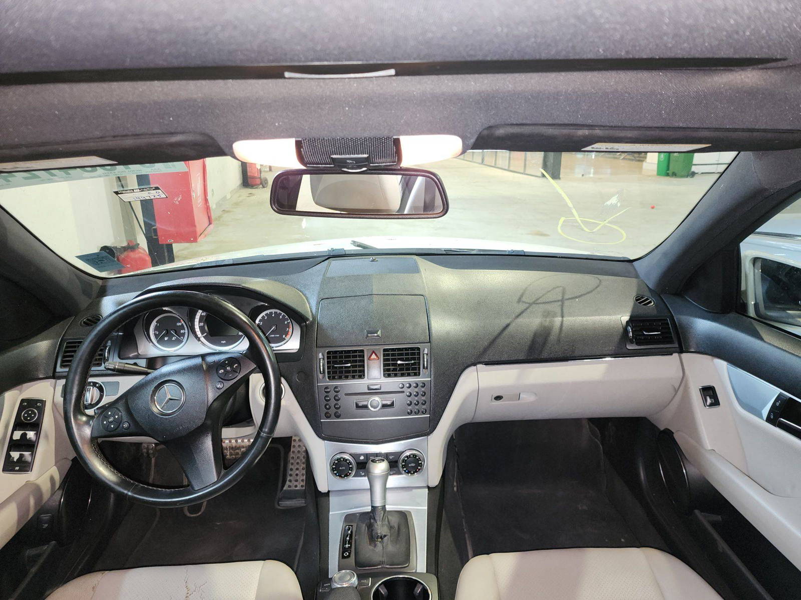 2011 MERCEDES BENZ C300 — 199725 Miles — Lot 632941 — UMM RAMOOL - Marhaba Auctions Used Cars - Image 8