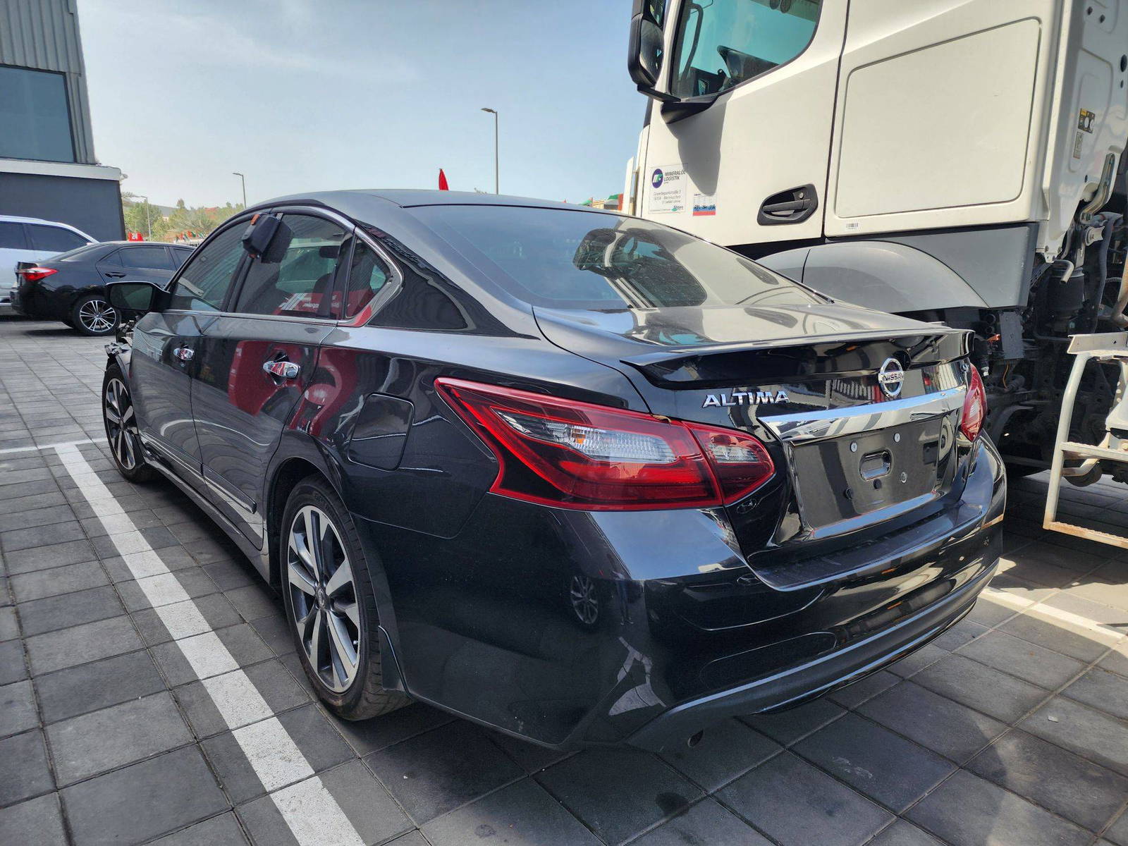 2017 NISSAN ALTIMA — 163892 Miles — Lot 73370914 — Al Quoz - Marhaba Auctions Used Cars - Image 6