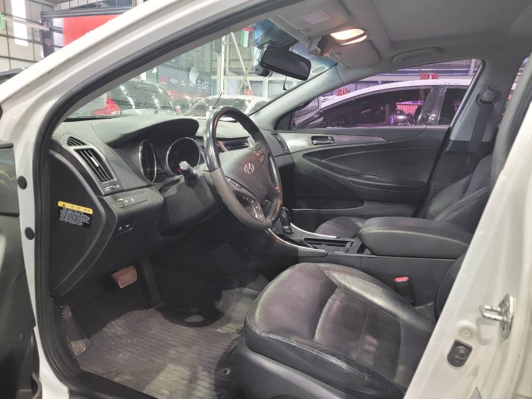 2012 HYUNDAI SONATA — 189810 KM — Lot 018943 — Main - Marhaba Auctions Used Cars - Image 6